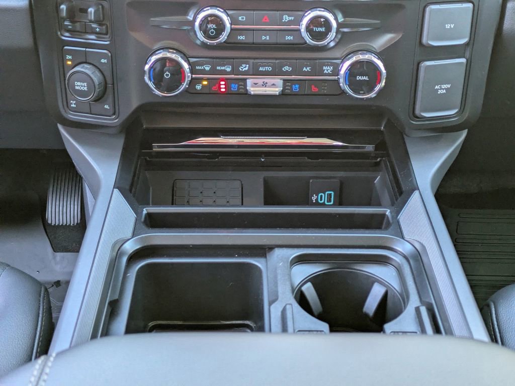 New 2026 Ford F350 Lariat w/ Black Appearance Package image 22