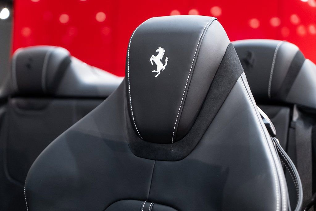 Certified 2025 Ferrari Roma Spider RWD image 6