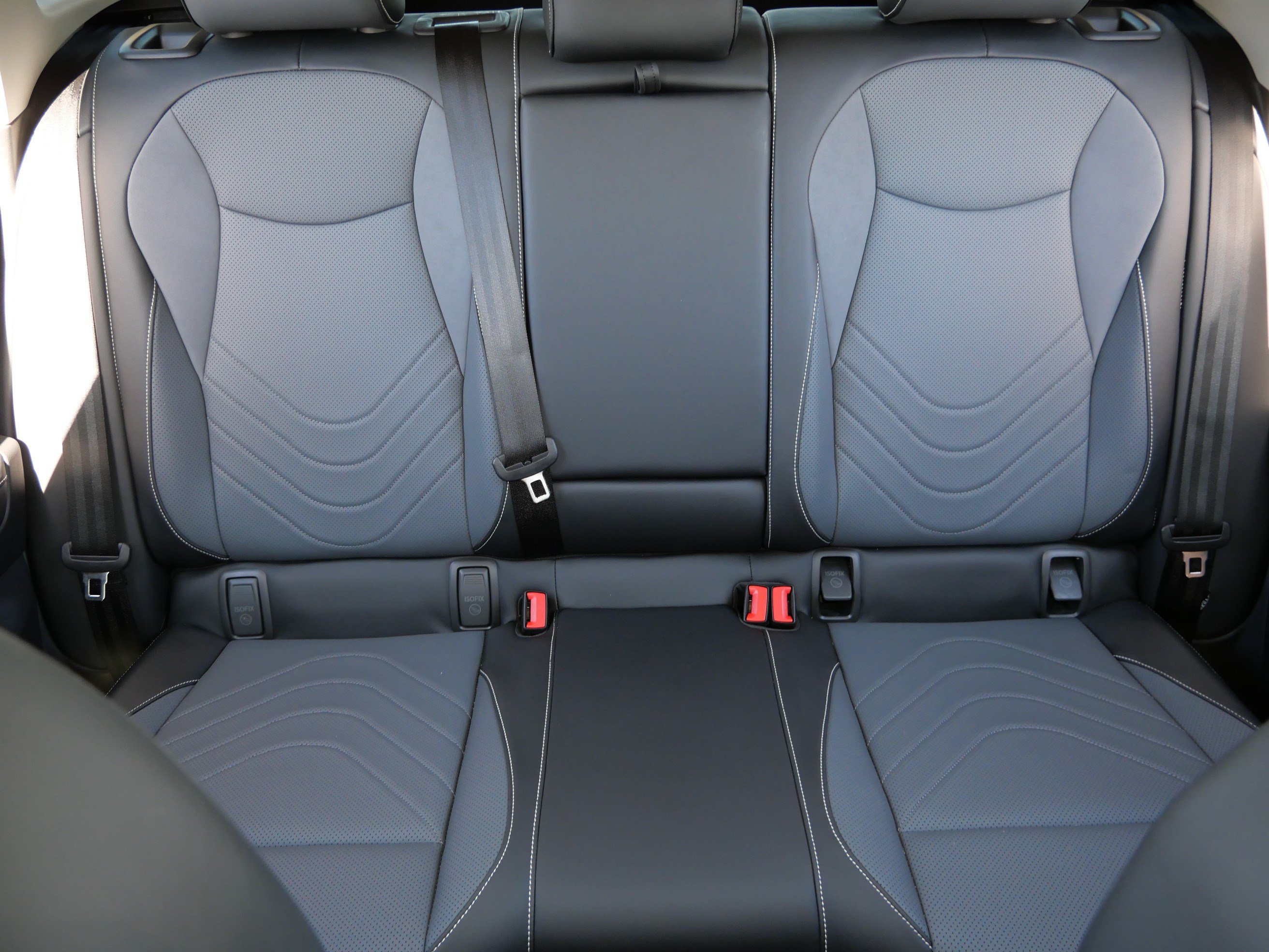 Certified 2025 Volkswagen Tiguan SE AWD/4WD image 13