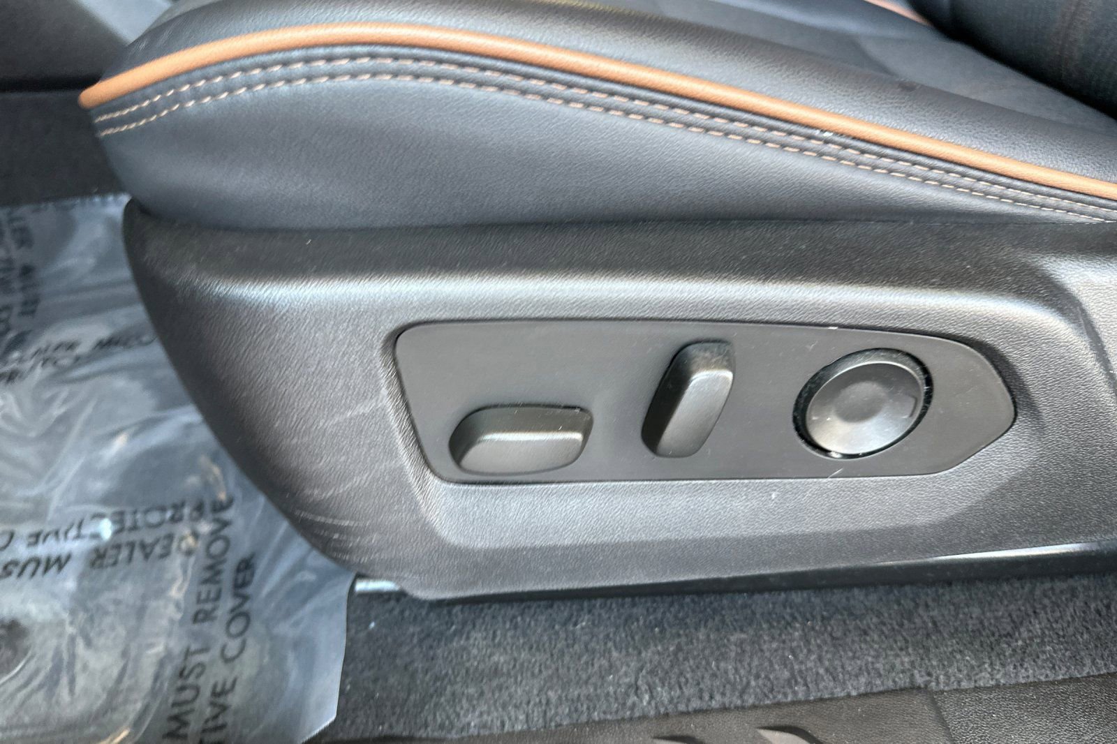 Used 2024 GMC Canyon AT4 AWD/4WD image 12