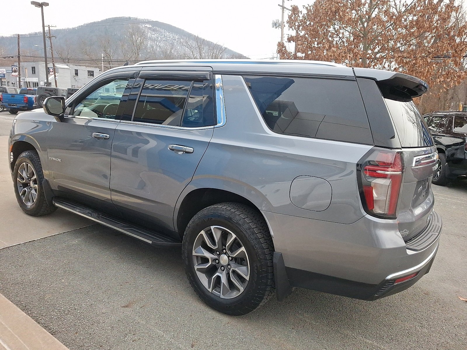 Used 2022 Chevrolet Tahoe LS w/ Driver Alert Package image 4