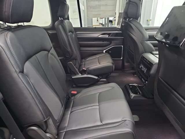 New 2026 Jeep Grand Wagoneer Limited AWD/4WD image 32