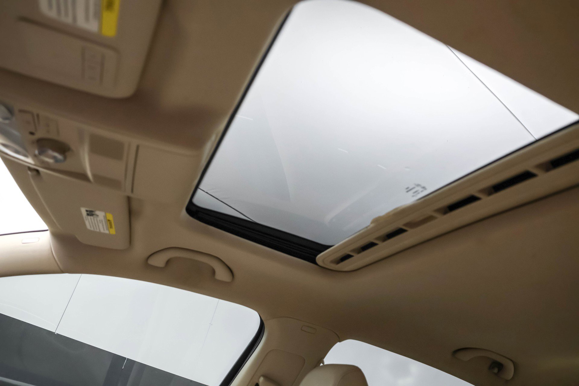 Used 2013 Volkswagen Passat TDI SEL Premium image 7