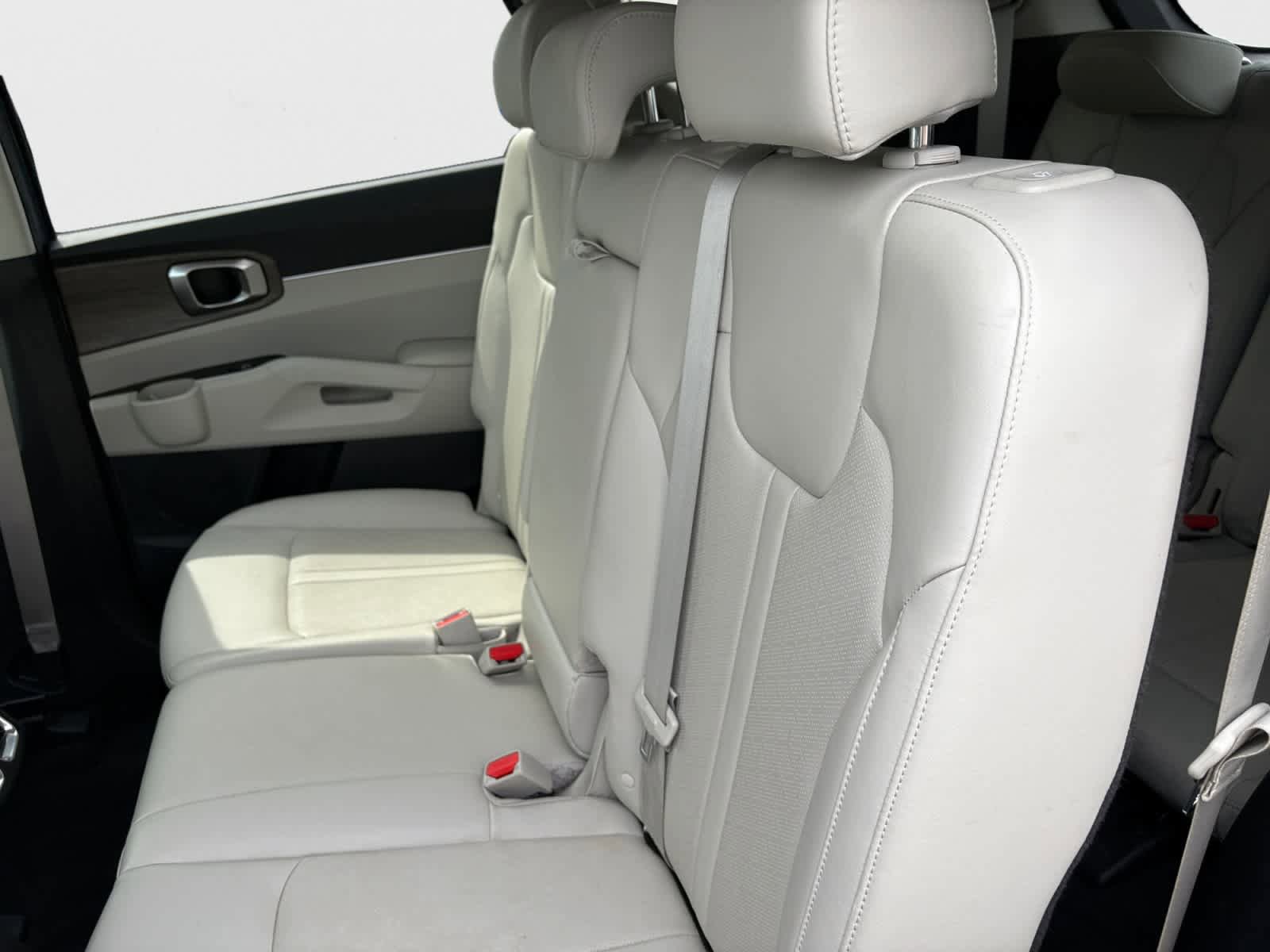 Used 2023 Kia Sorento S w/ Panoramic Sunroof Package AWD/4WD image 14