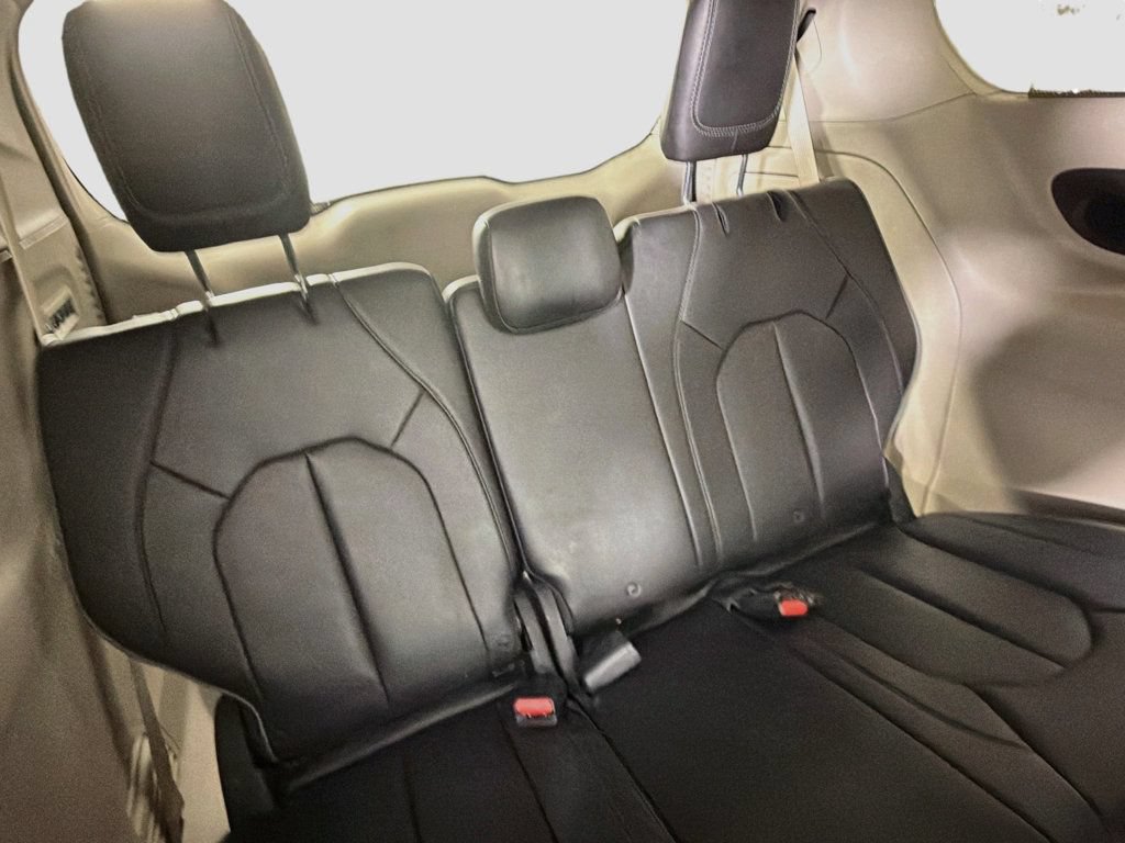Used 2019 Chrysler Pacifica Limited FWD image 28