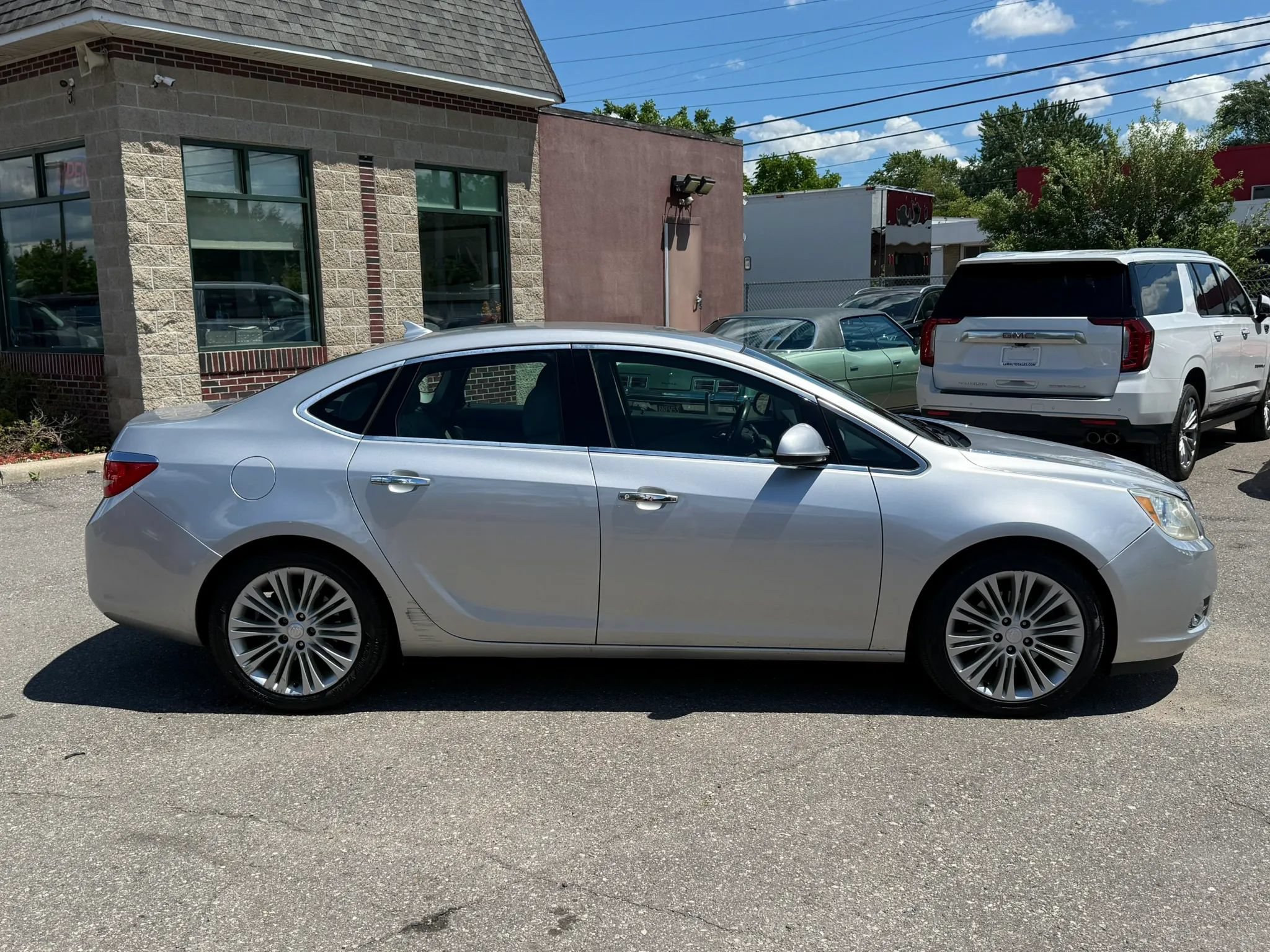 Used 2013 Buick Verano FWD image 4