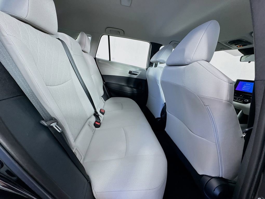 Used 2023 Toyota Corolla Cross L image 27