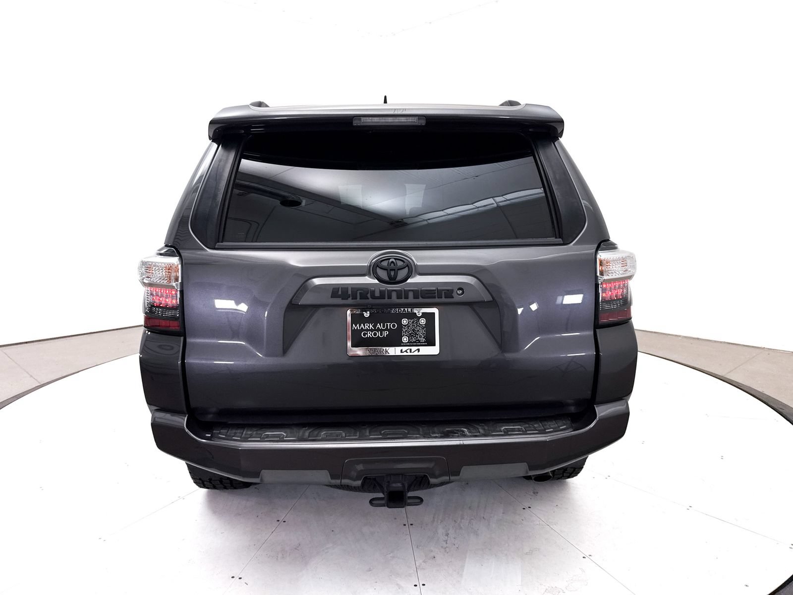 Used 2020 Toyota 4Runner SR5 AWD/4WD image 15