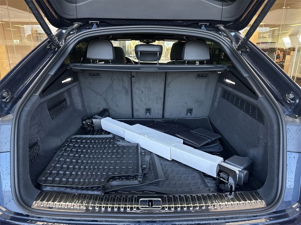 New 2025 Audi Q8 Premium image 26