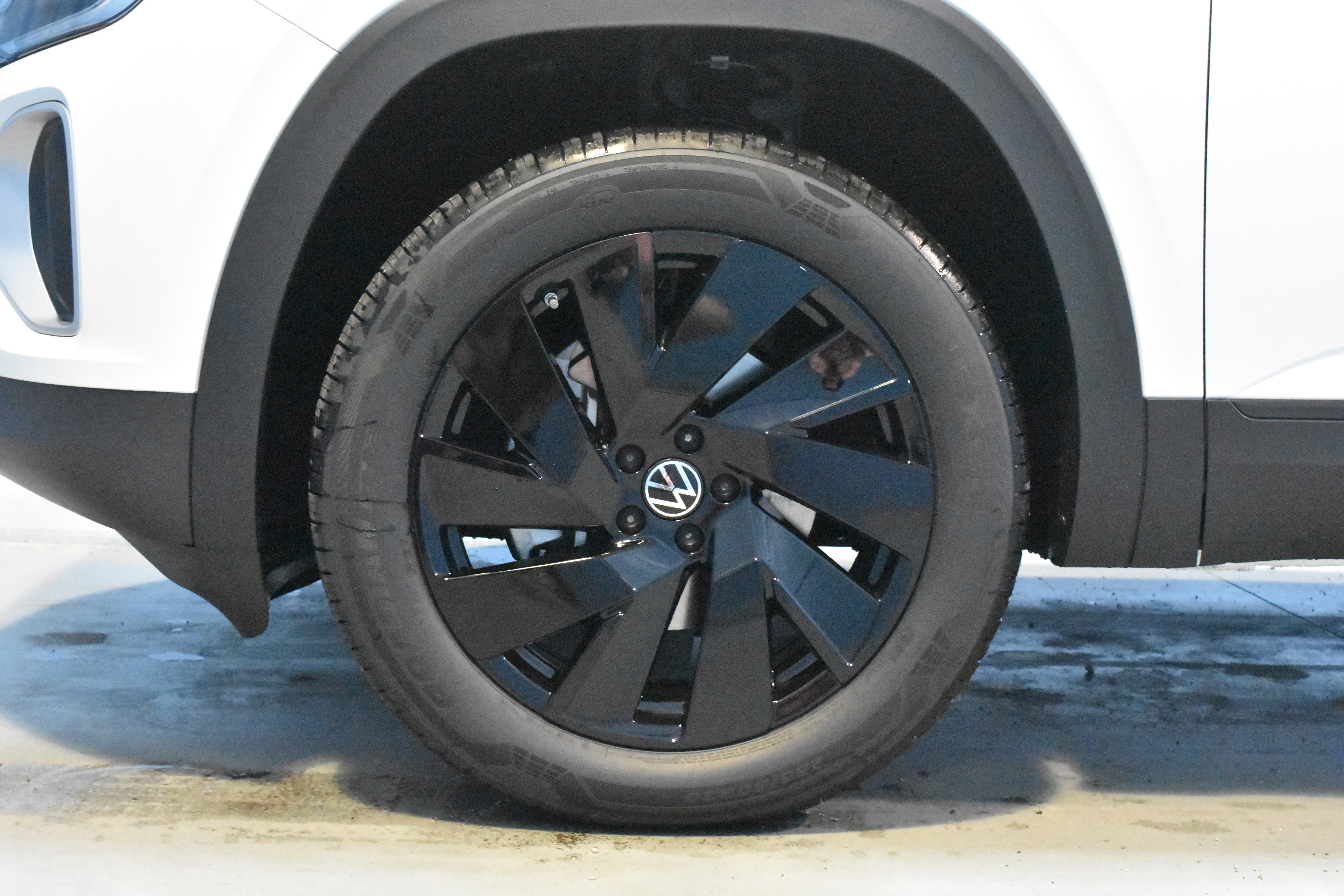 New 2026 Volkswagen Atlas SE FWD image 21