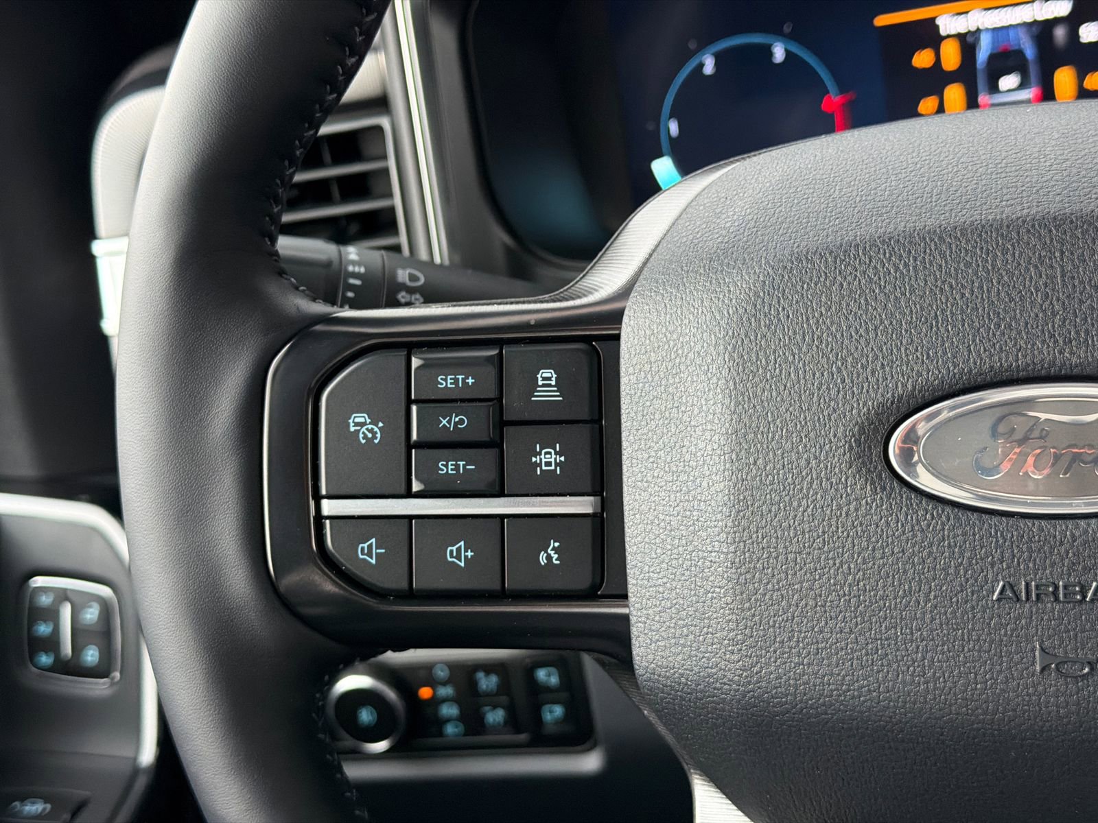 New 2026 Ford F250 Platinum w/ Tremor Off-Road Package image 25