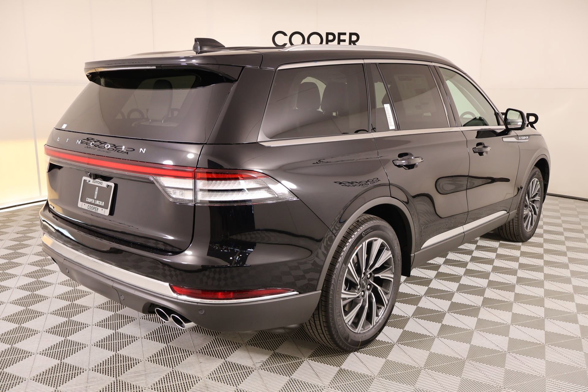 New 2026 Lincoln Aviator AWD image 22