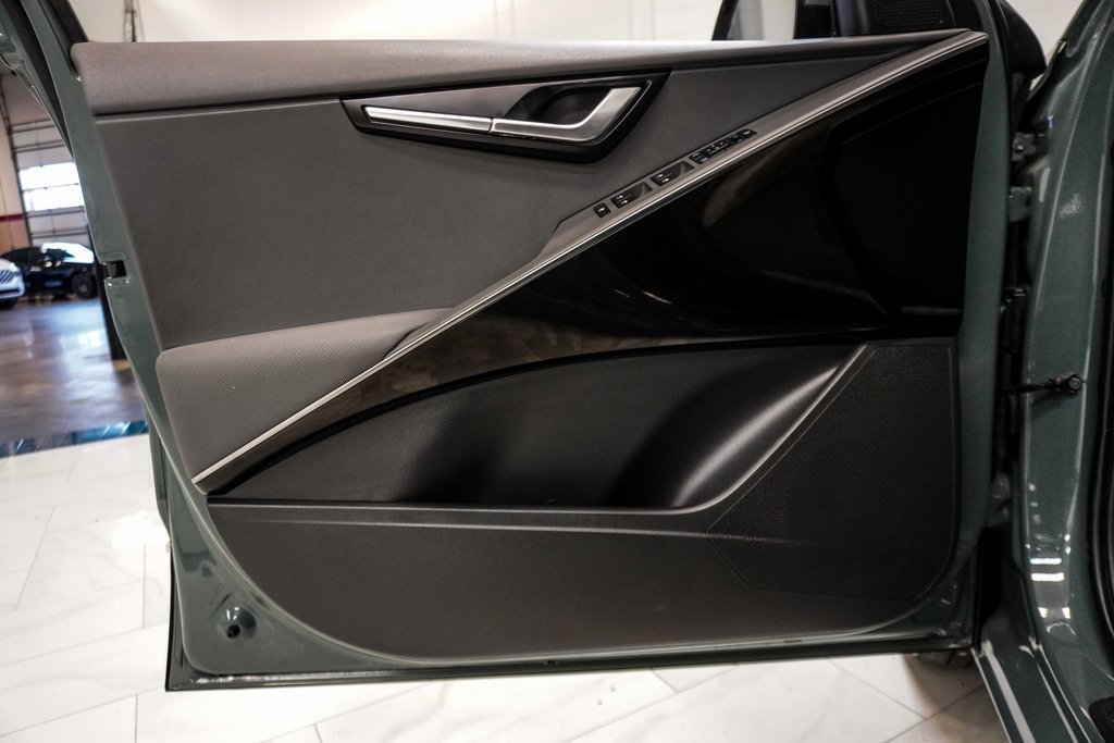 Used 2023 Kia Niro EX Touring image 22