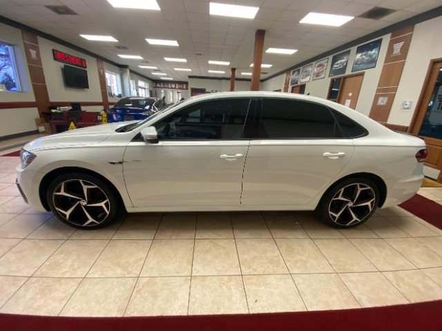 Used 2020 Volkswagen Passat 2.0T R-Line image 2