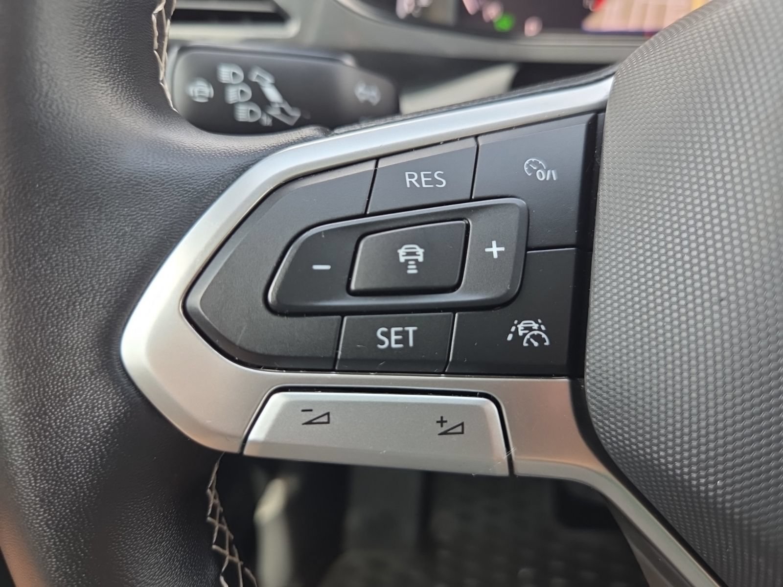 Certified 2023 Volkswagen Taos SEL AWD/4WD image 22
