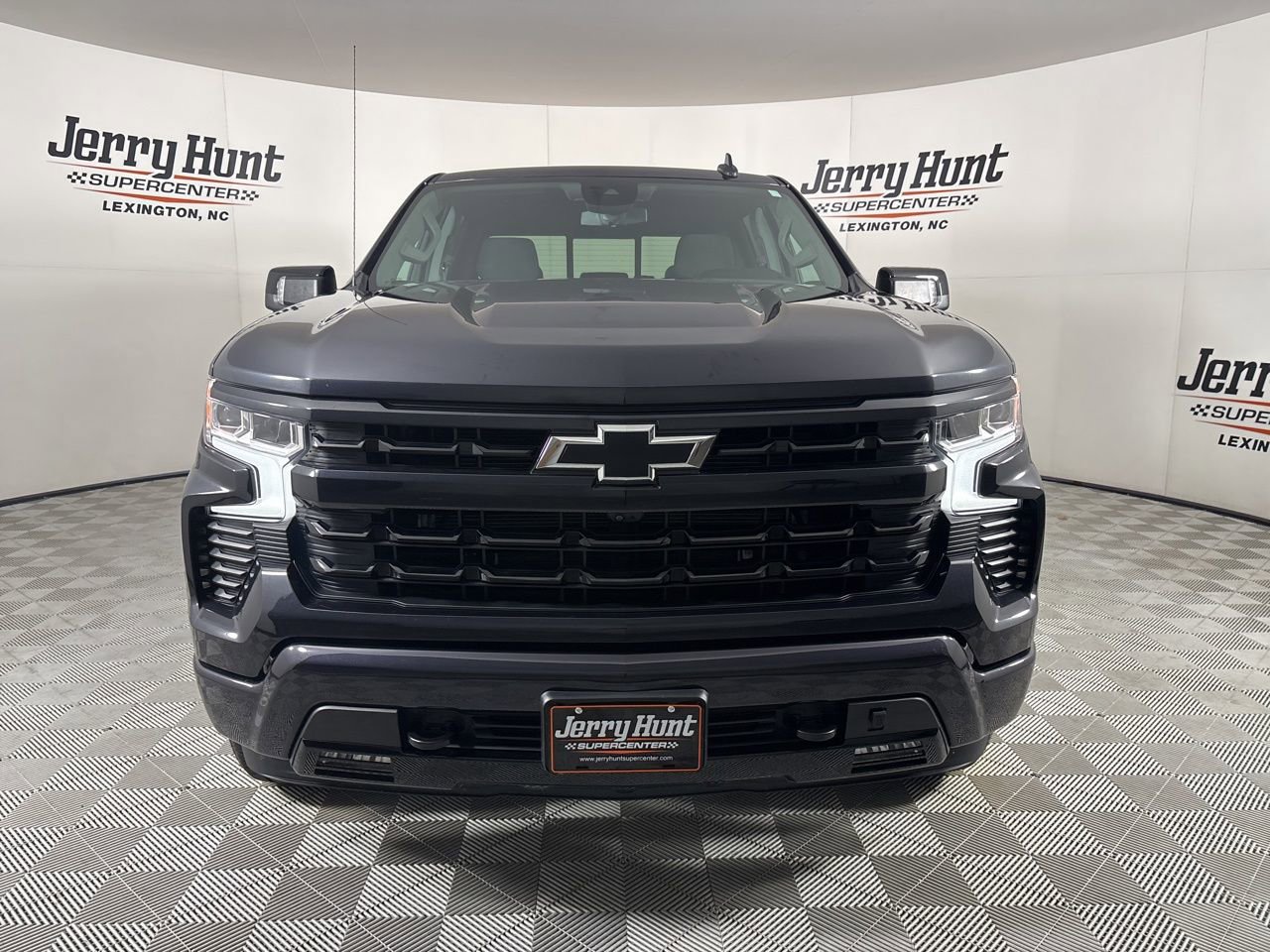 Used 2023 Chevrolet Silverado 1500 RST w/ Convenience Package II image 2
