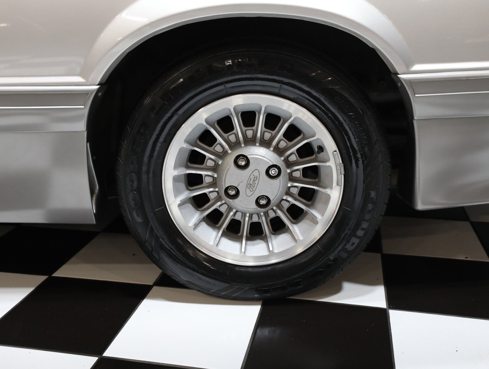 Used 1990 Ford Mustang GT image 39