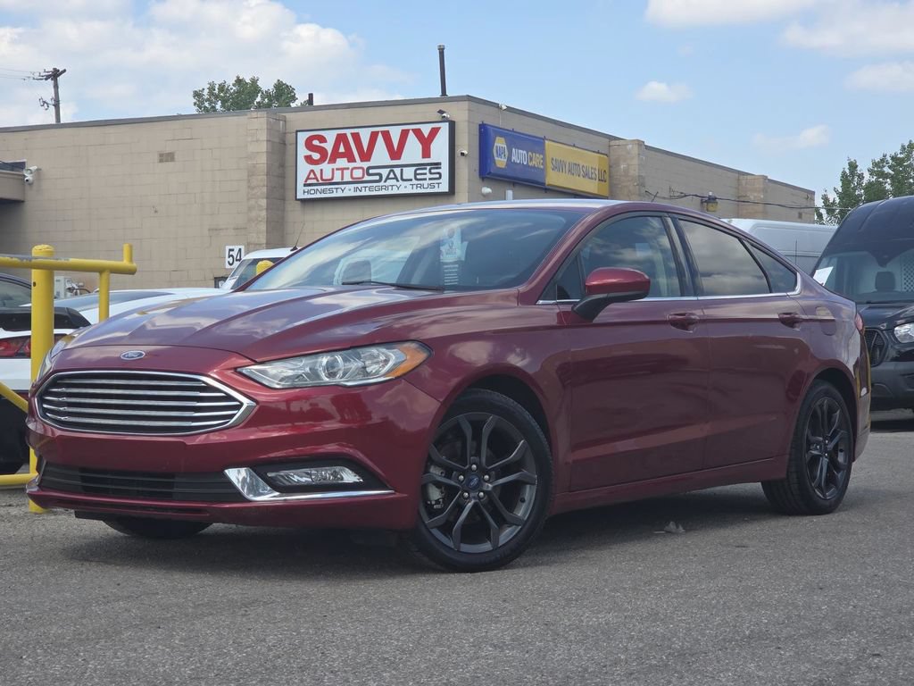 Used 2018 Ford Fusion SE w/ Equipment Group 201A FWD image 2
