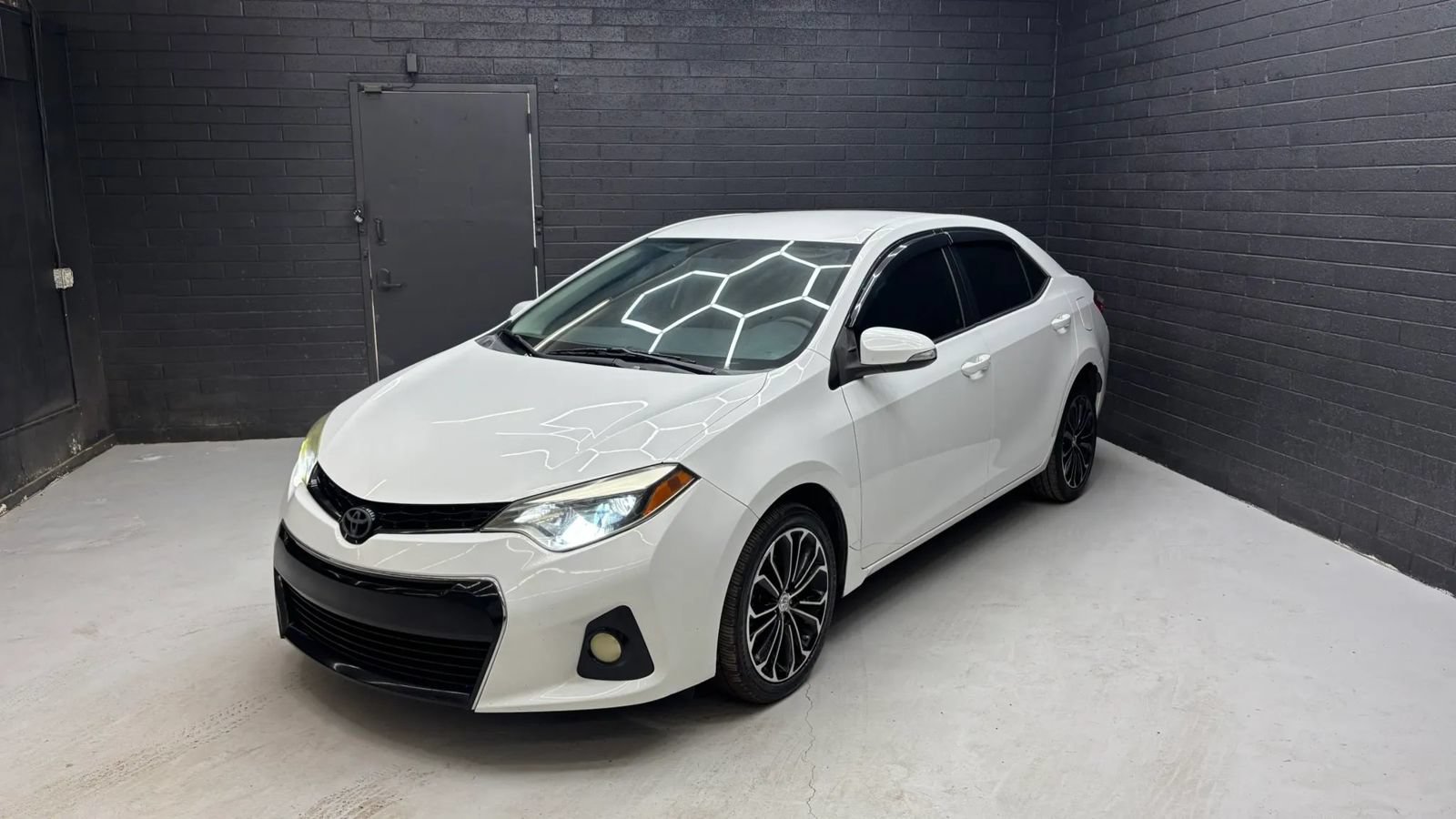 Used 2016 Toyota Corolla S FWD image 2