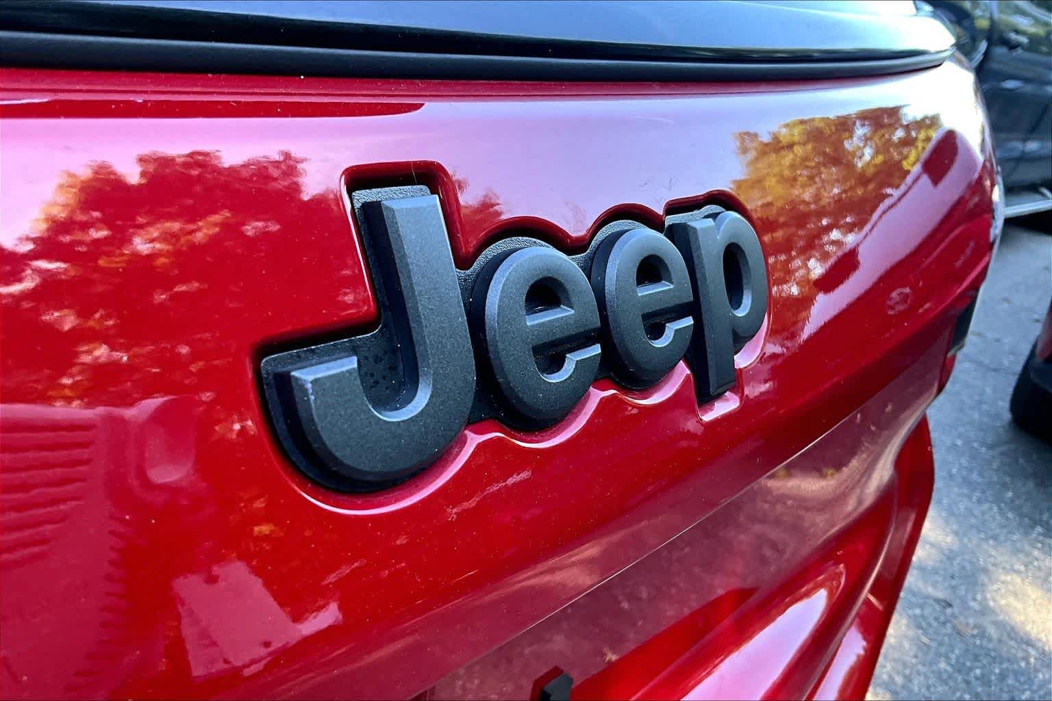 Used 2021 Jeep Compass Latitude AWD/4WD image 29