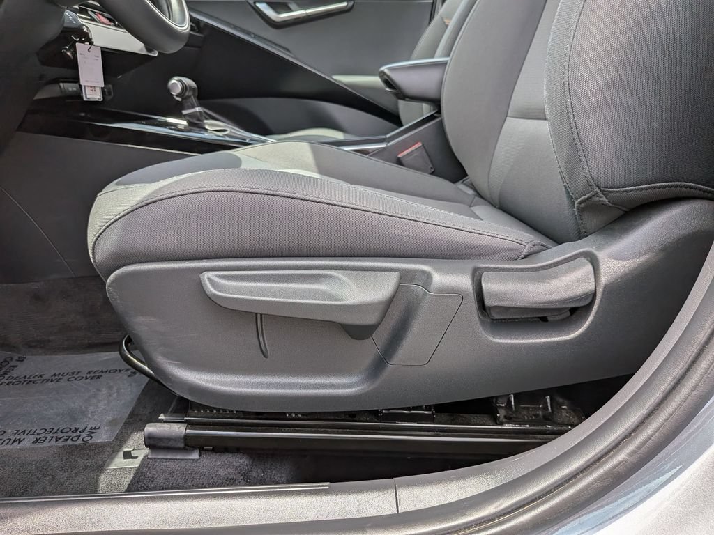 Used 2025 Kia Niro LX FWD image 14