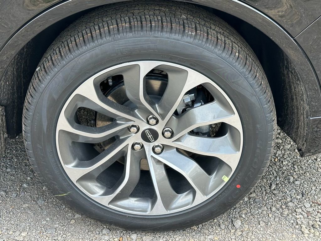 New 2026 Lincoln Aviator AWD image 5