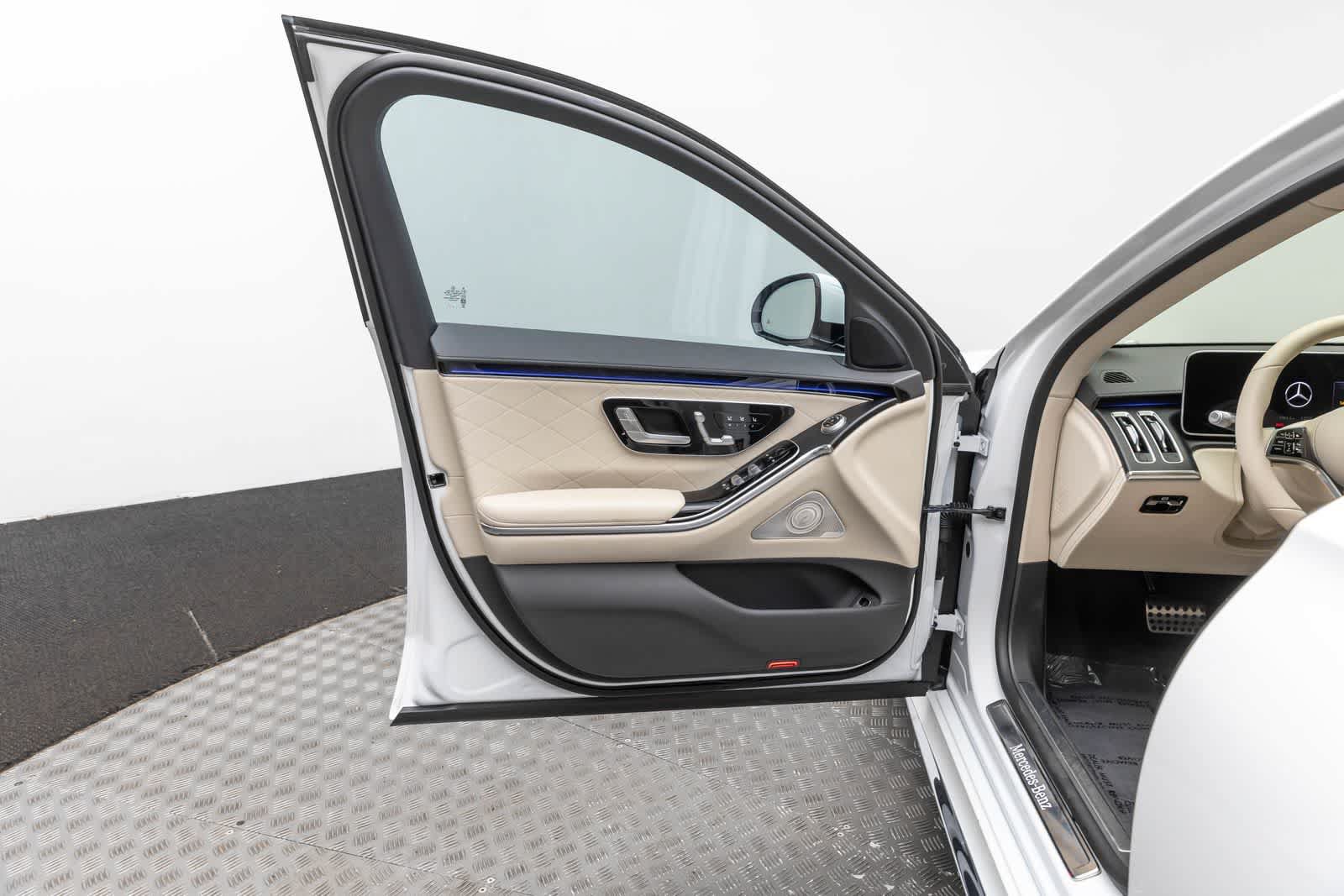 Used 2025 Mercedes-Benz S 580 4MATIC Sedan image 22
