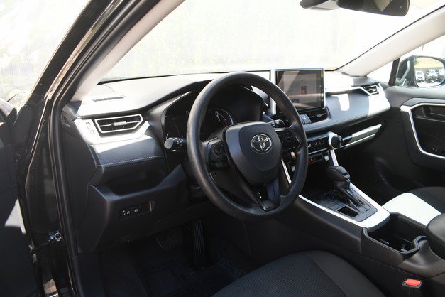 Certified 2025 Toyota RAV4 LE AWD/4WD image 14