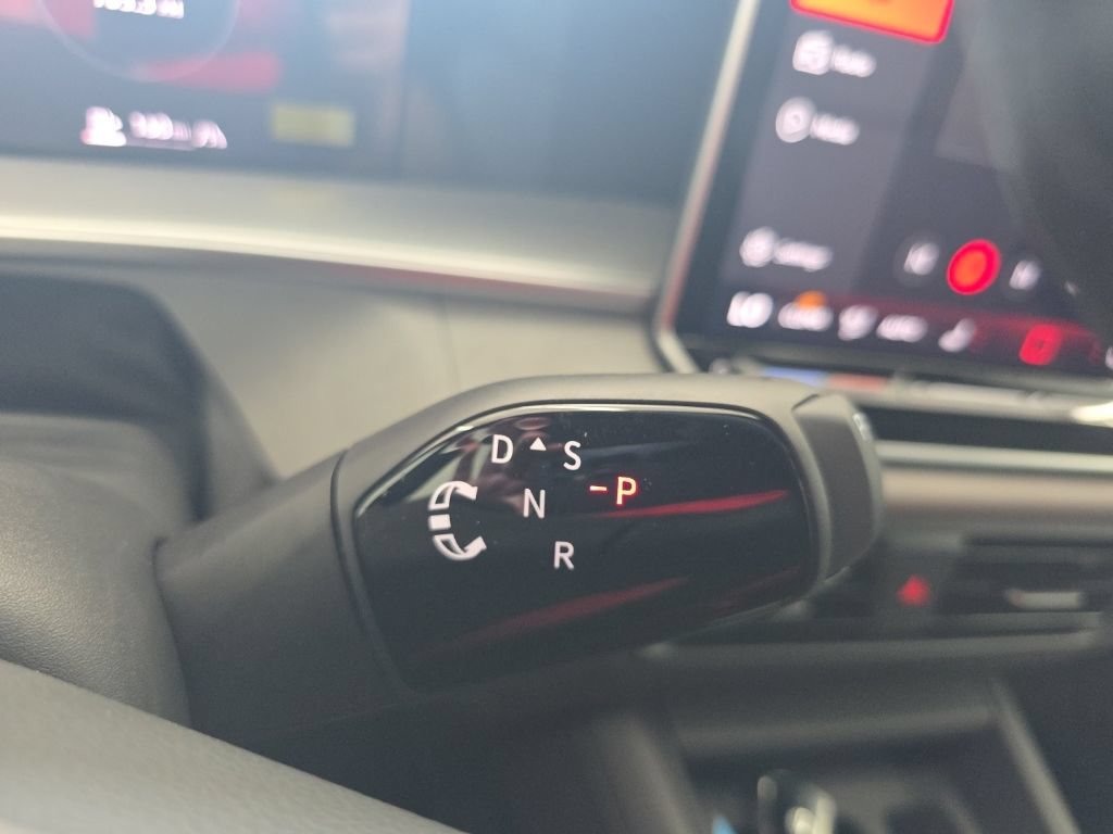 New 2026 Volkswagen Tiguan SE R-Line AWD/4WD image 44