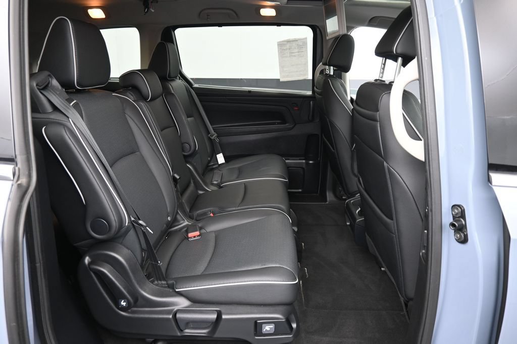 Used 2025 Honda Odyssey Elite image 32