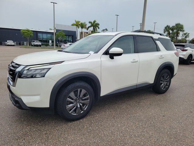Certified 2023 Nissan Pathfinder SV w/ SV Premium Package AWD/4WD image 6