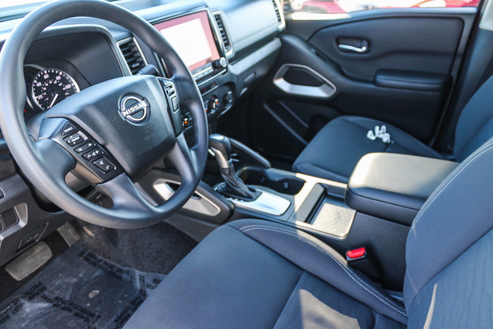 Used 2024 Nissan Frontier SV image 18