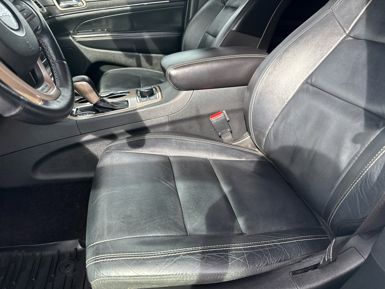 Used 2017 Jeep Grand Cherokee Limited image 12