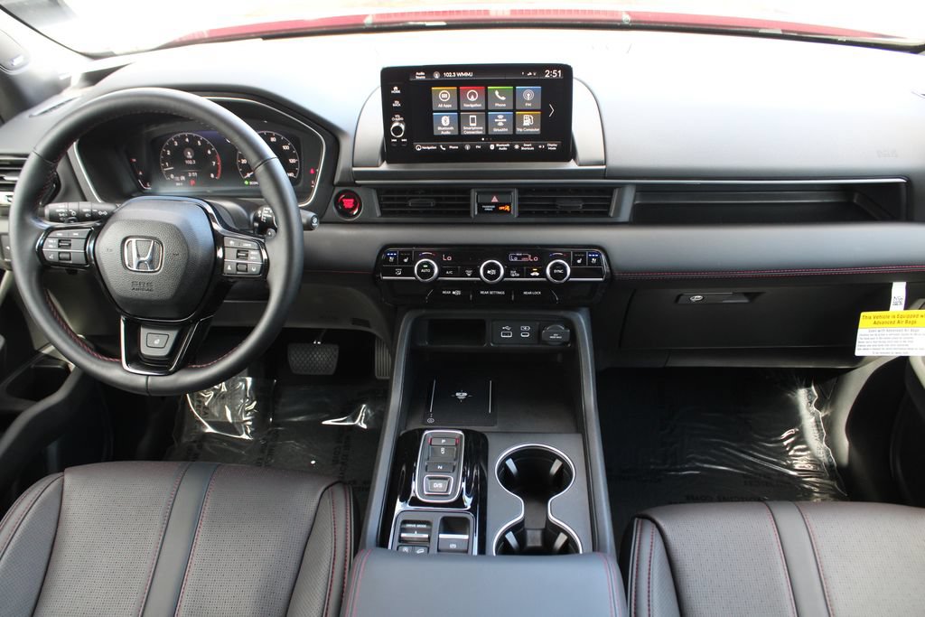 Certified 2025 Honda Pilot Black Edition image 16