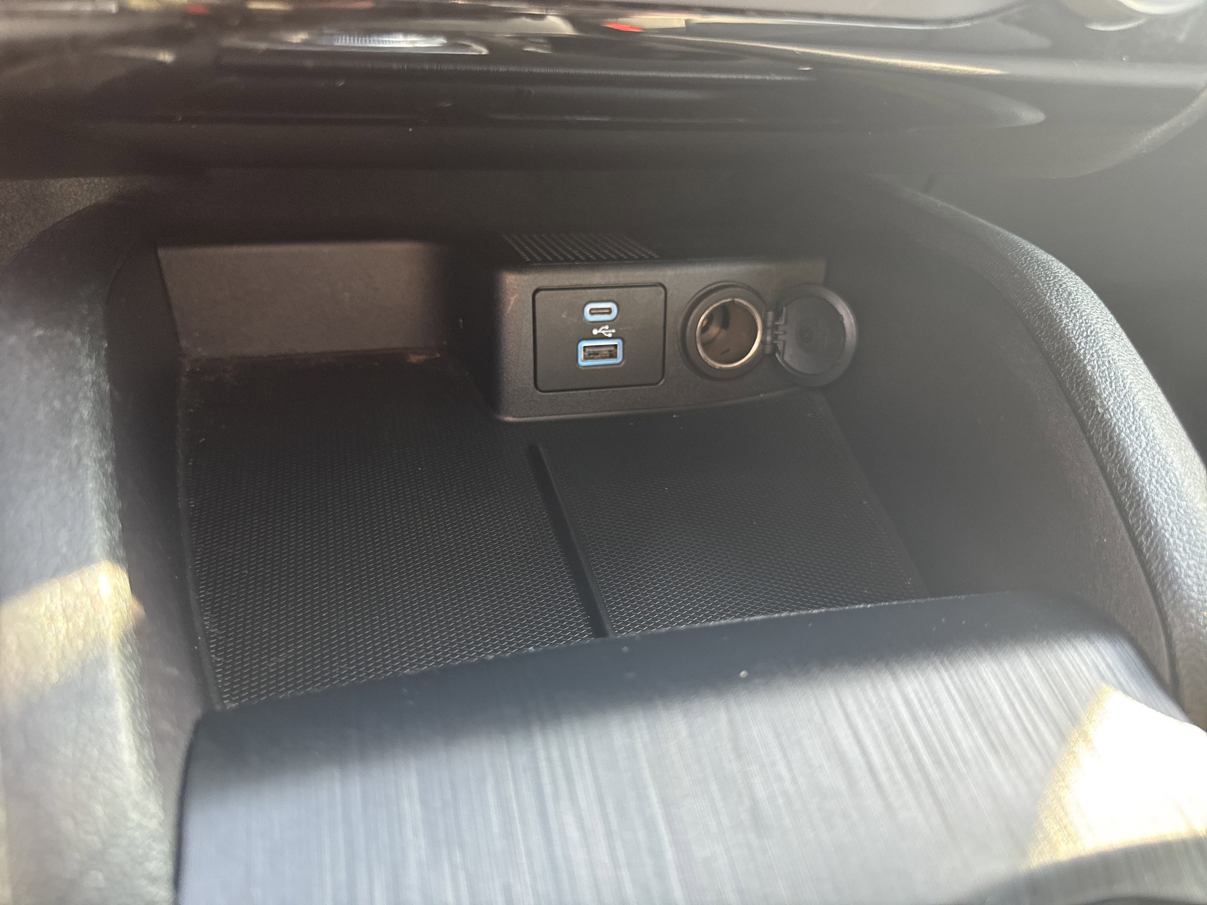 Used 2022 Ford Escape SE image 40