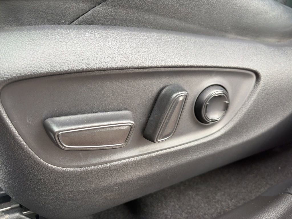 Used 2021 Toyota Venza Limited image 10