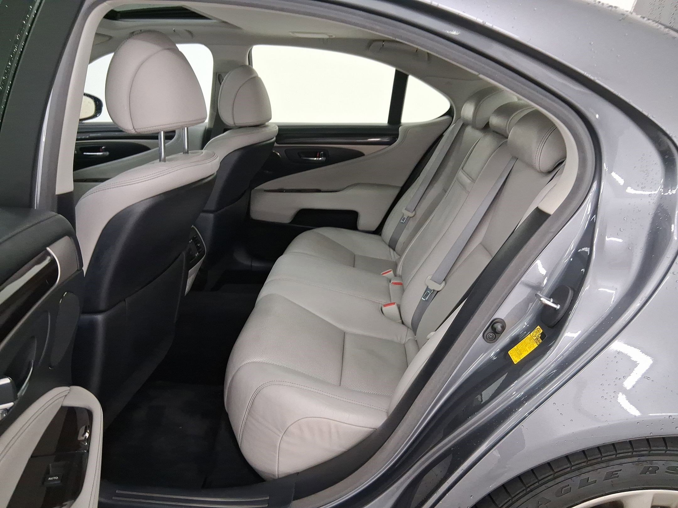 Used 2014 Lexus LS 460 image 12