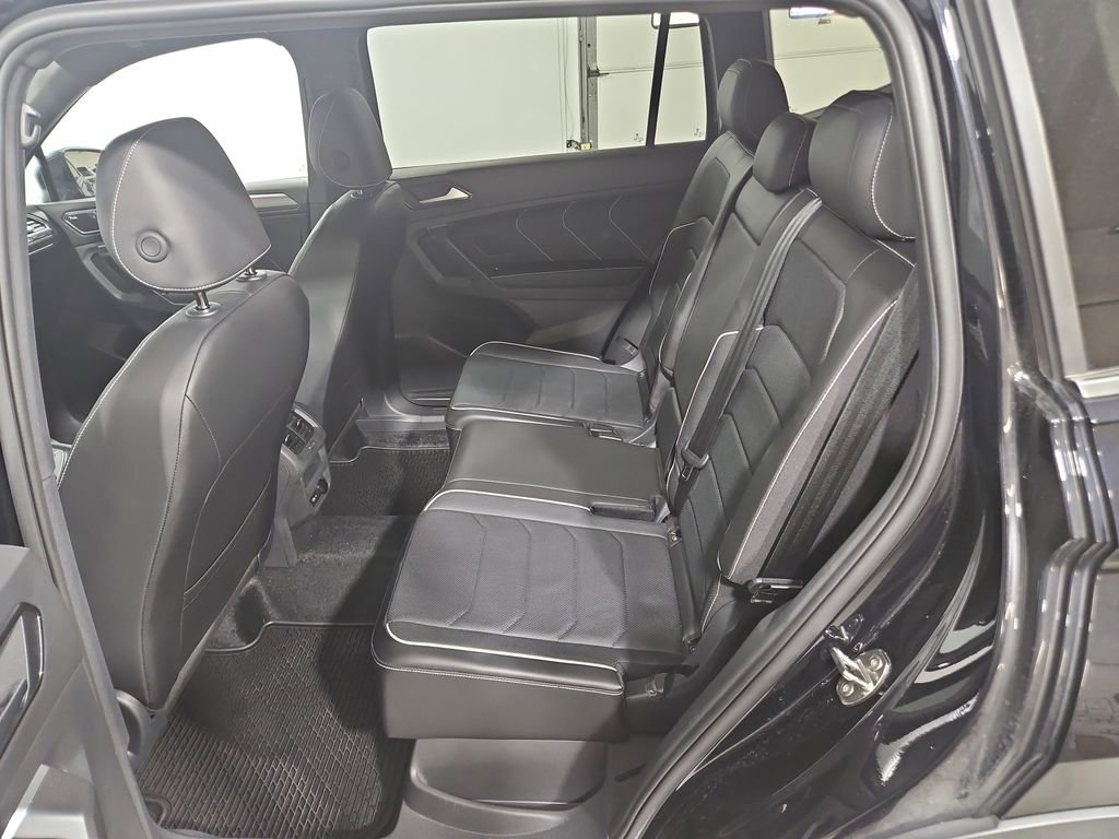 Certified 2024 Volkswagen Tiguan SEL R-Line AWD/4WD image 26