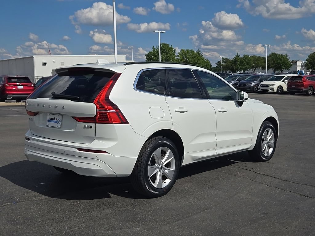Used 2022 Volvo XC60 B5 Momentum AWD/4WD image 7