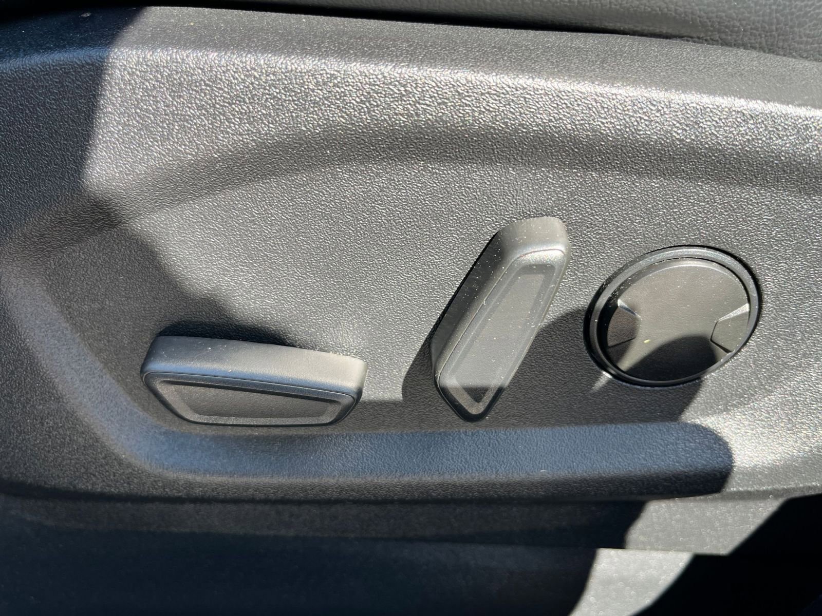 Used 2024 Ford Edge SEL image 23