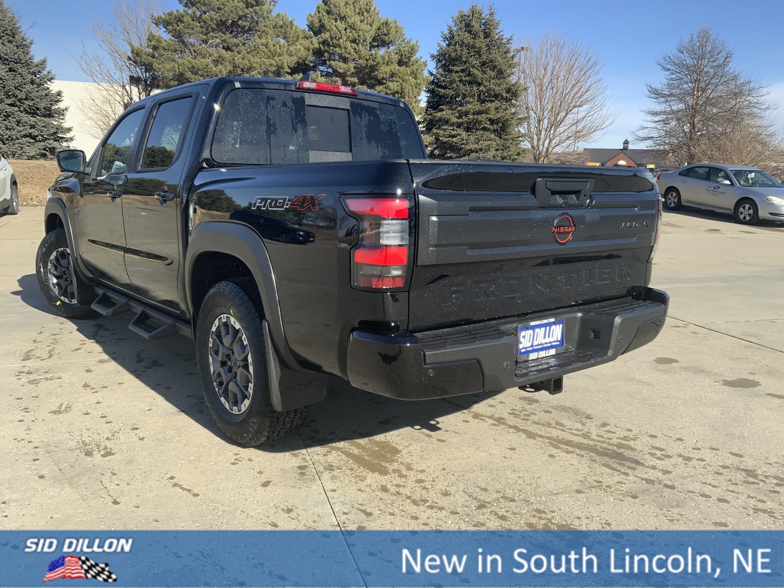 New 2026 Nissan Frontier PRO-4X w/ Pro-4x Convenience Package image 3