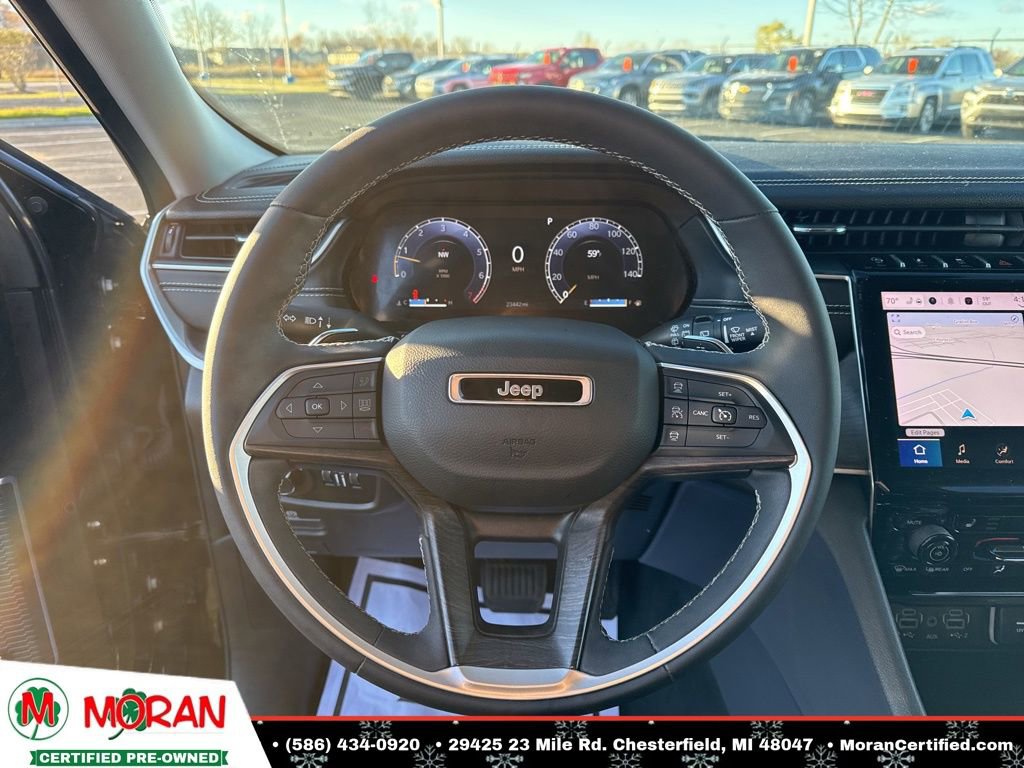 Used 2023 Jeep Grand Cherokee Limited image 16