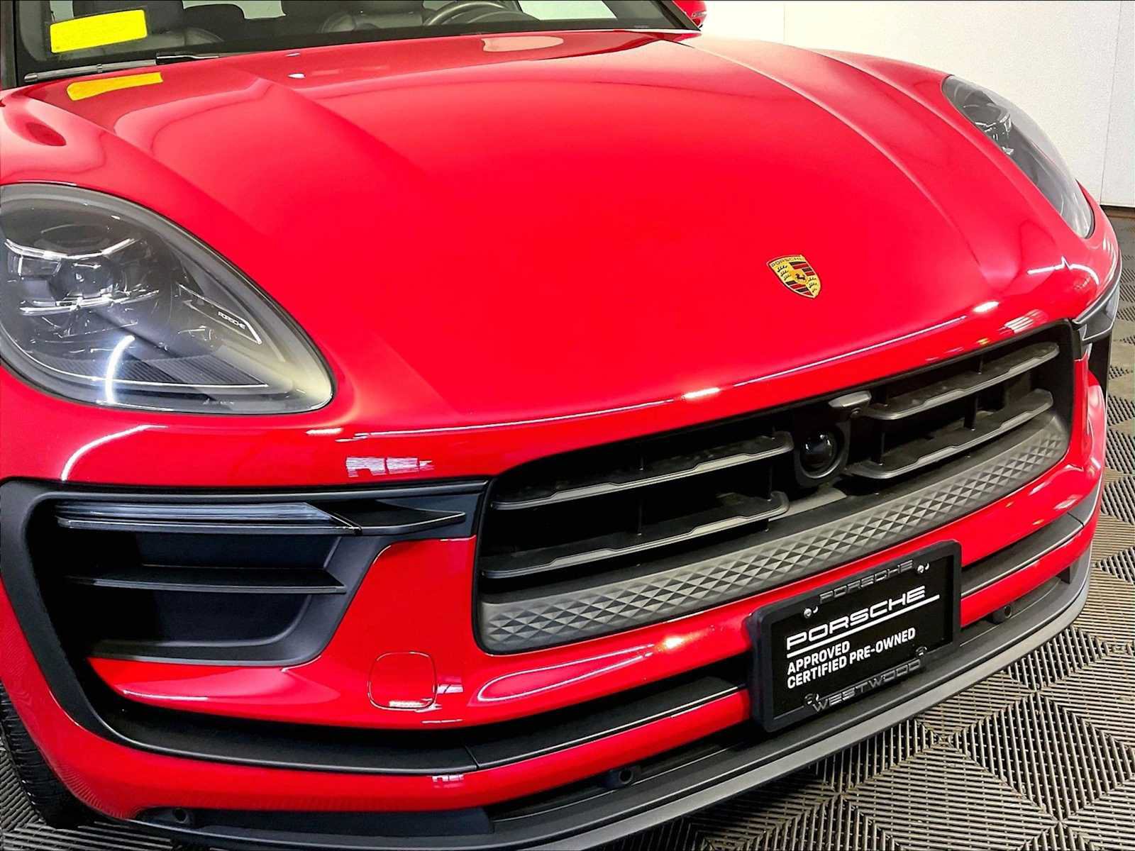 Certified 2023 Porsche Macan AWD/4WD image 34