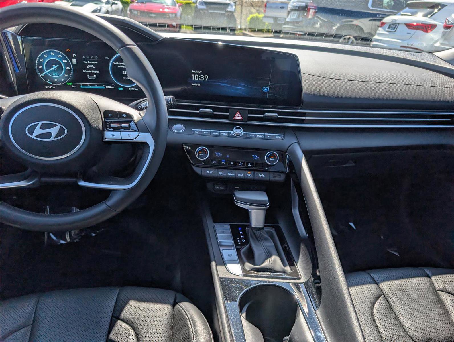 Used 2025 Hyundai Elantra Limited FWD image 17