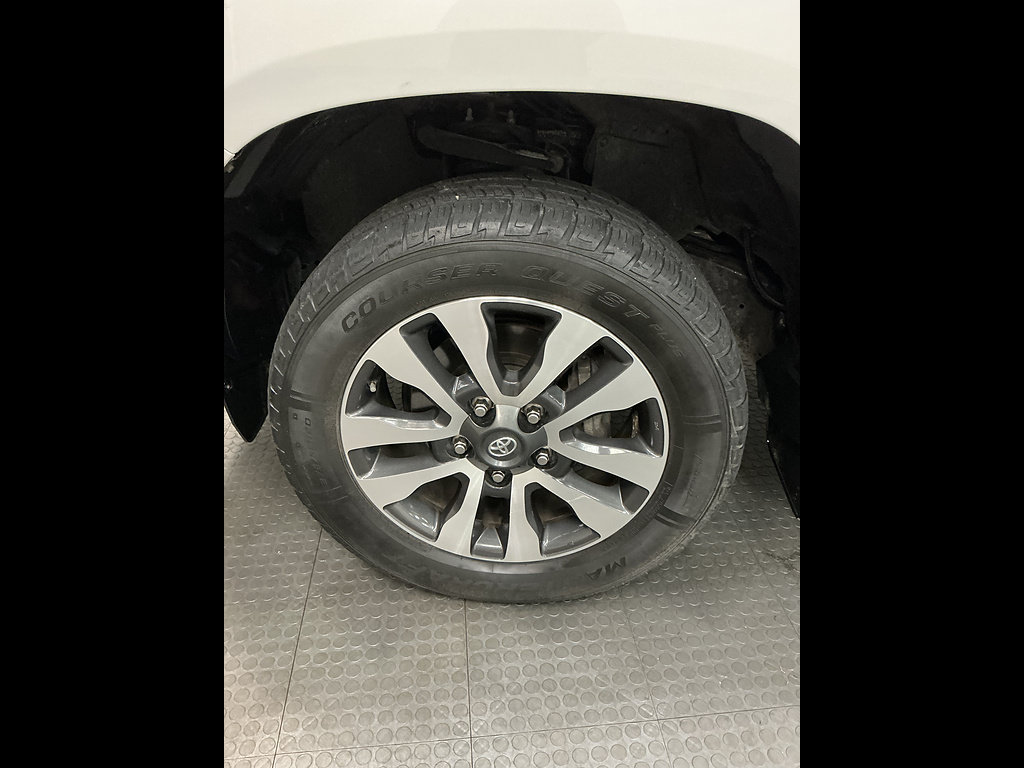 Used 2018 Toyota Tundra Limited w/ Limited Premium Package AWD/4WD image 39
