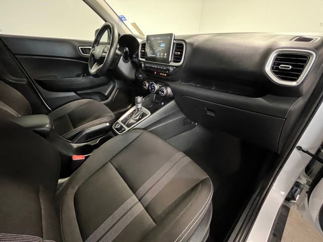 Used 2020 Hyundai Venue SEL w/ Convenience + Premium Package image 9
