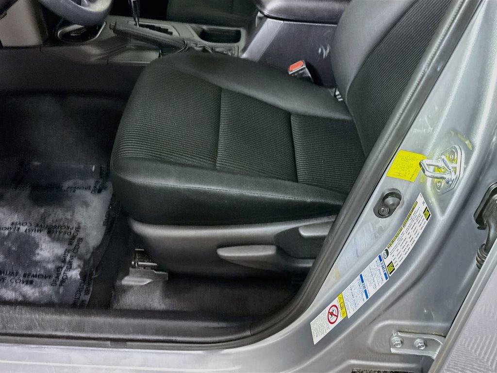 Used 2017 Toyota RAV4 LE w/ All Weather Liner Package AWD/4WD image 24