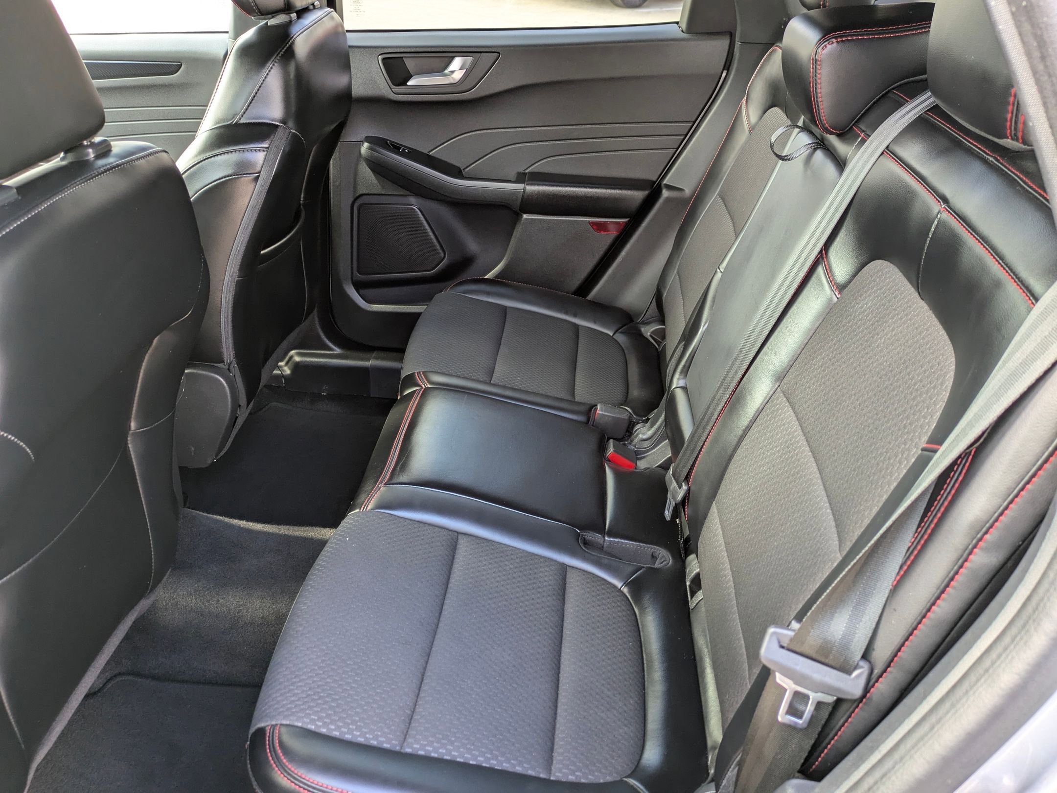 Used 2024 Ford Escape ST-Line image 13