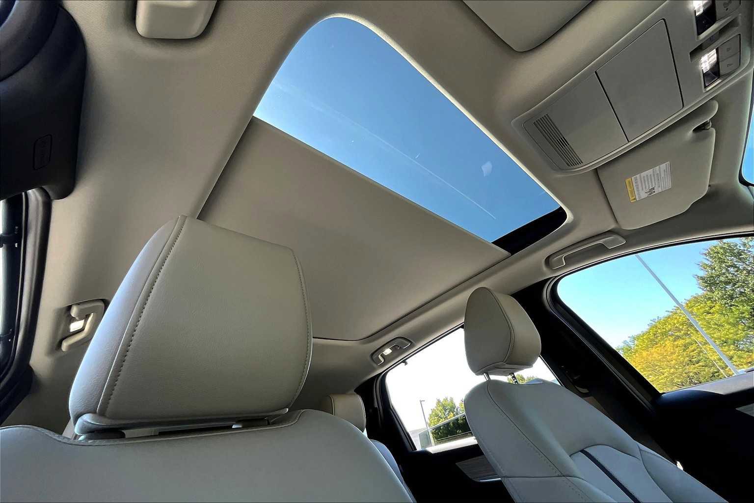 Used 2025 MAZDA CX-70 Plug-In Hybrid w/ Premium Pkg image 13