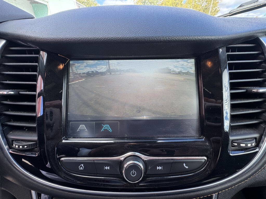 Used 2017 Chevrolet Trax Premier w/ Driver Confidence II Package image 24